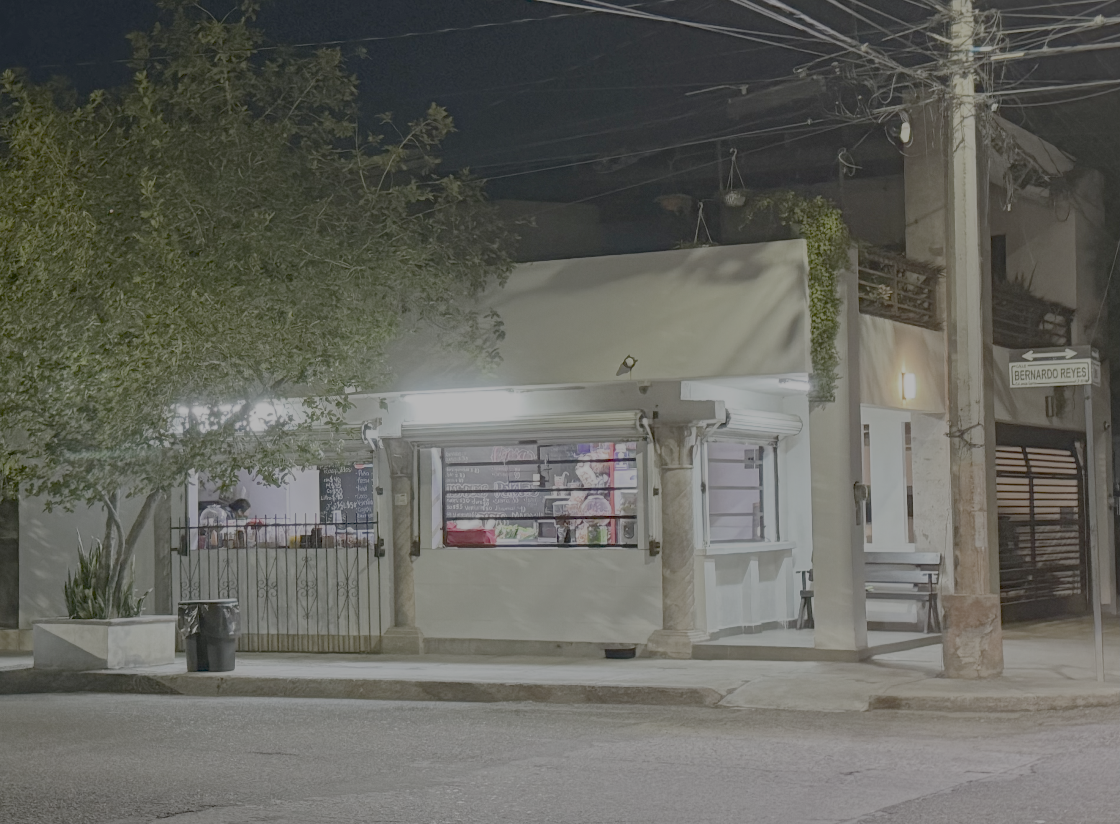 Sucursal Reyes y Uno